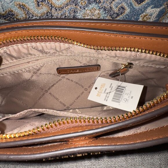 Michael Kors Trisha Crossboy Bag - Picture 4 of 5